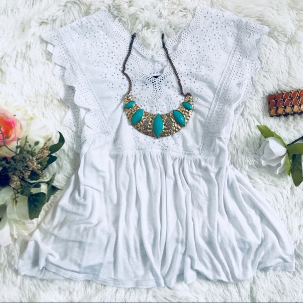 Cupio Women White Lace Trim Sleeveless Blouse